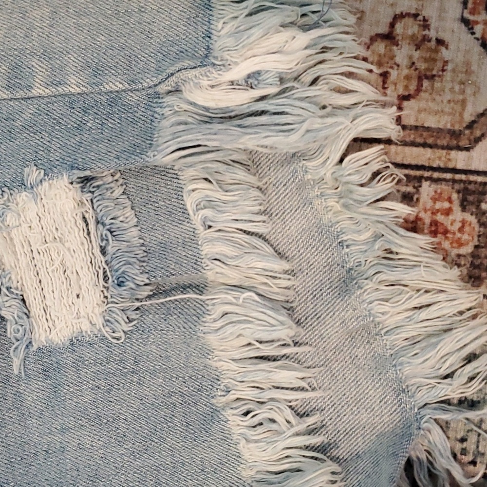 FOREVER 21 DENIM FRAY SHORTS - Picture 3 of 7